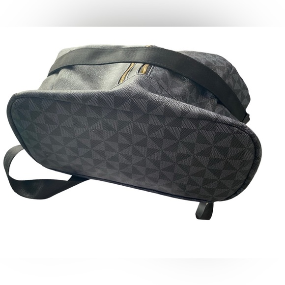 Backpack Purse with Triangle Print Preowned - Picture 7 of 9